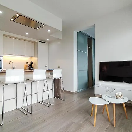 Amazing In With Kitchen Apartment