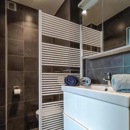 Apartman Amazing In With Kitchen